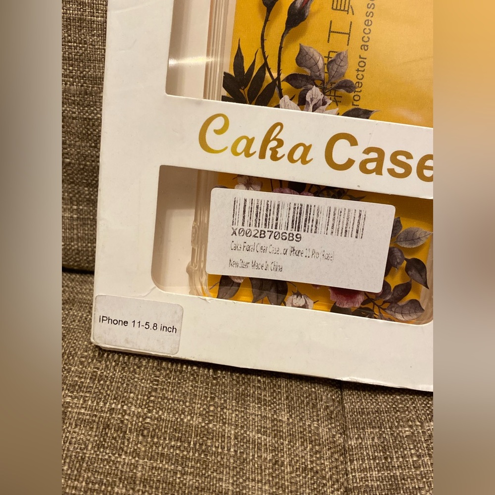 New in box floral case iPhone 11 Pro - Picture 2 of 2